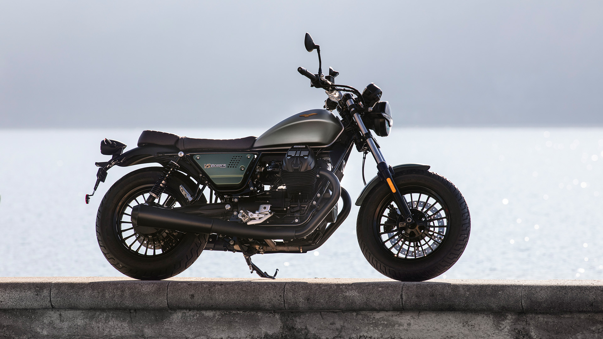 Guzzi store v9 bobber